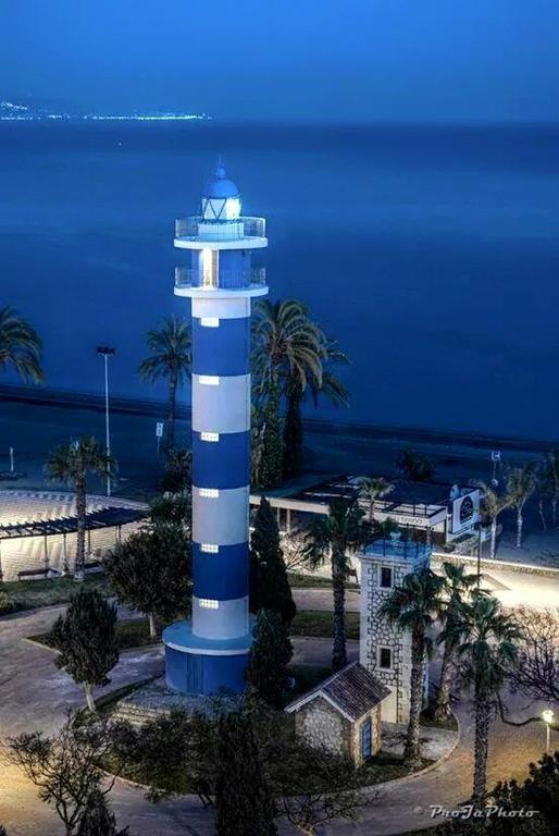 Apartamentos Turisticos Las Yucas Torre Del Mar Eksteriør bilde