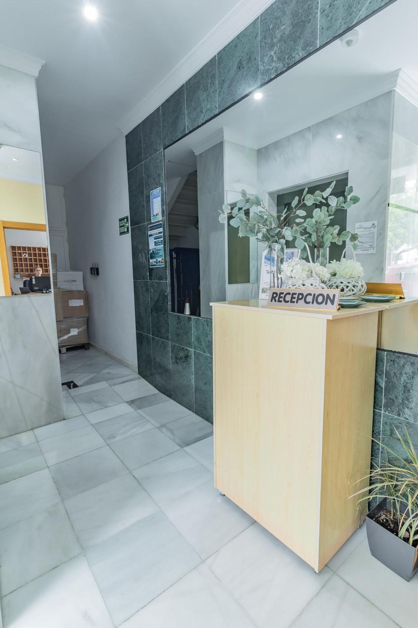 Apartamentos Turisticos Las Yucas Torre Del Mar Eksteriør bilde