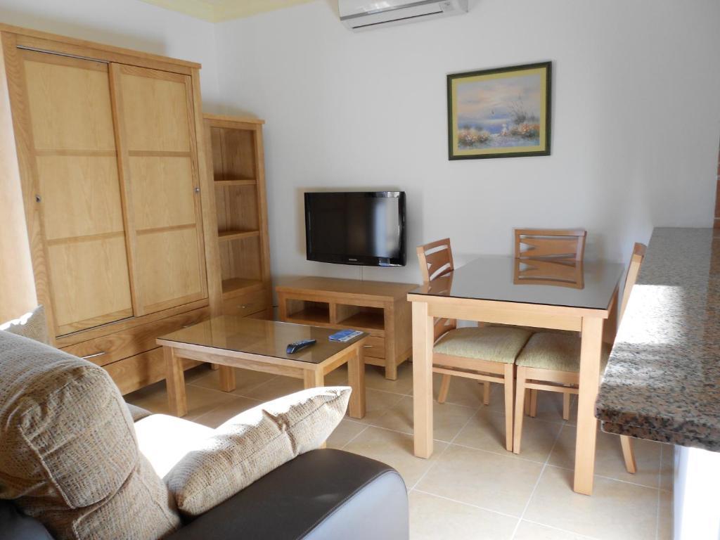 Apartamentos Turisticos Las Yucas Torre Del Mar Rom bilde